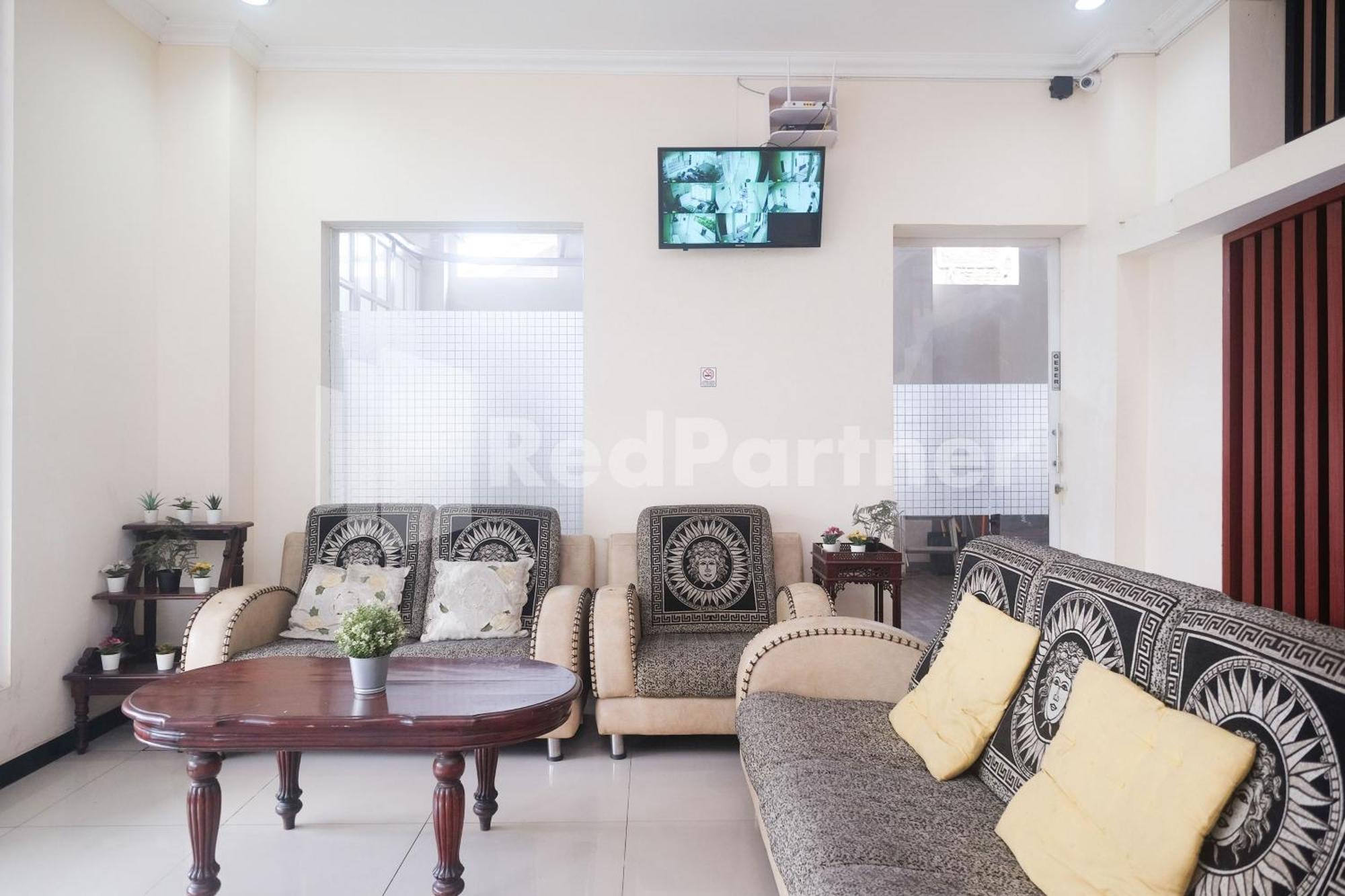 Griya Loka 2 Syariah Near Simpang Lima Mitra Reddoorz Hotel Semarang Exterior photo